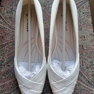 EASY STREET DRESS PUMPS SIZE 7.
